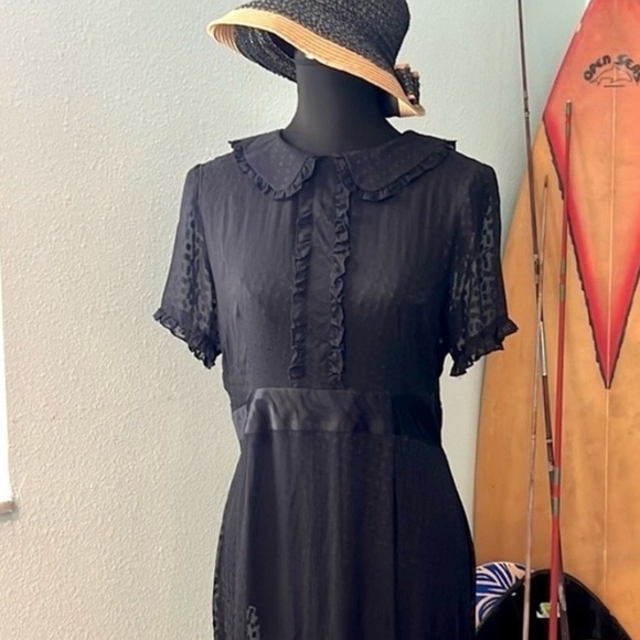 ,L'école des Femmes,Exquisite Soft Dotted Swiss,Slip Included,Stunning,Size 4 - Picture 9 of 16